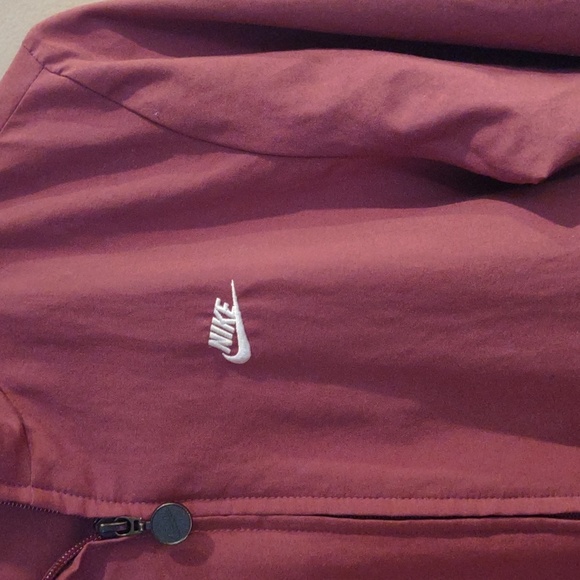 Nike women's medium‎ plum full zip mesh lined jacket - Picture 2 of 5
